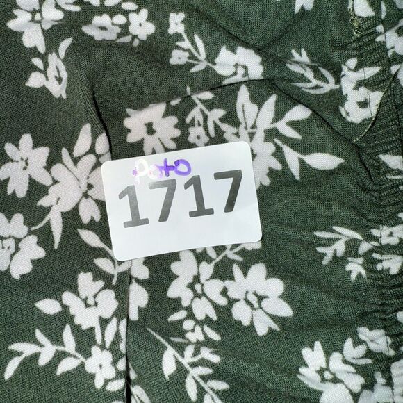 No Boundaries Black and White Fitted Flutter Sleeve Blouse - Picture 5 of 5